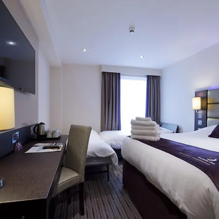 Premier Inn London Clapham-2