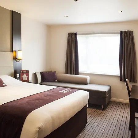 Premier Inn London Brixton-3