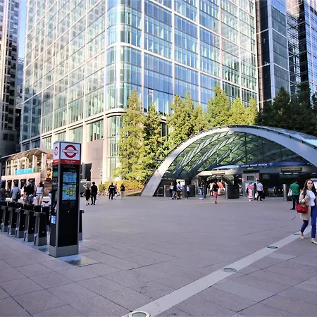 Canary Wharf Luxury River View Apartment-2