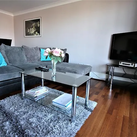 Canary Wharf Luxury River View Apartment-3