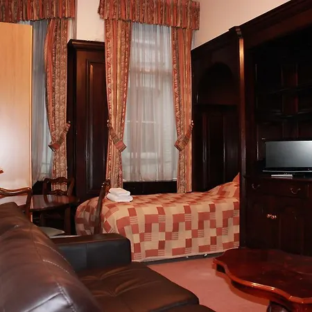 Kensingtoncourt Aparthotel-3