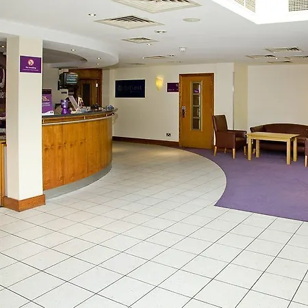Hotel Premier Inn Watfor Central-2