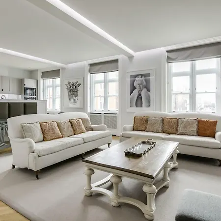 Luxurious Mayfair Home By Hyde Park-3