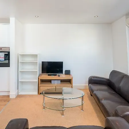 Oyo Home 126 Flat 1 21 Lower Marsh Waterloo-3