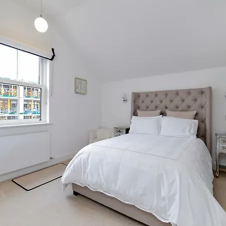 Tower Bridge Lux-Townhouse-3