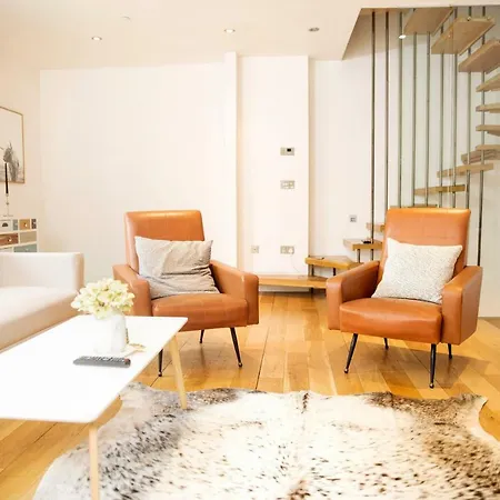 The Holborn Lights - Modern 3Bdr Home With Rooftop Terrace & Garage-2