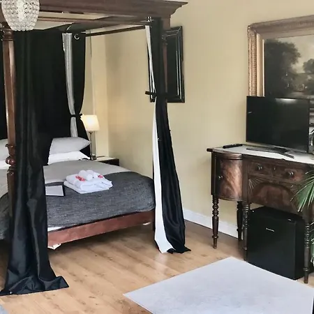Lynbrook Guest House-3