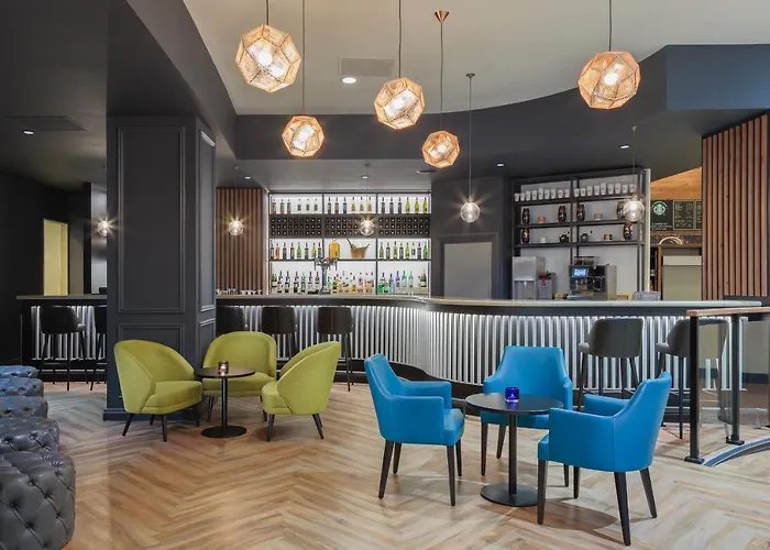 Holiday Inn London Kensington Forum, An Ihg Hotel With Golf Course