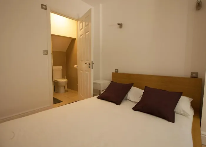 Tooting Rooms & Studio By Primecityhosts London