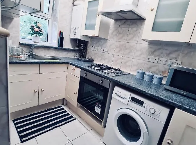 Boetiek Stunning 3 Bedroom Flat In Stockwell Londen