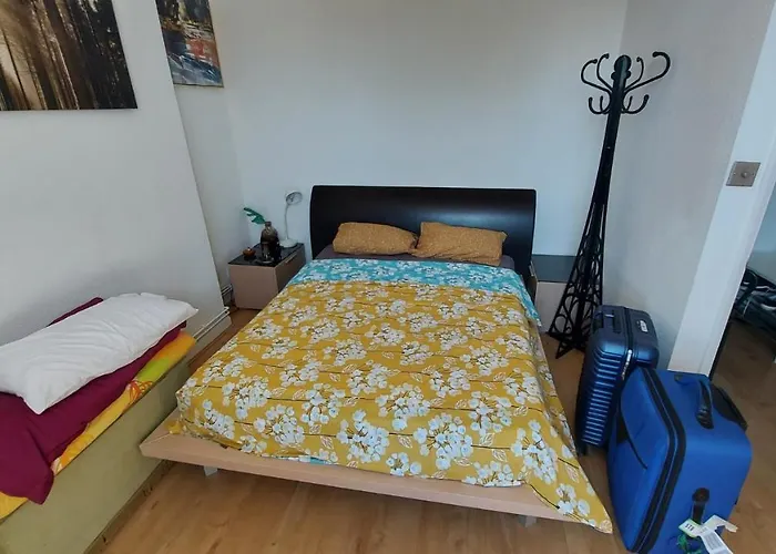 Extra Large One Bedroom Flat With Parking London