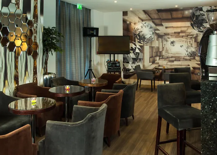 The Park City Grand Plaza Kensington Hotel London