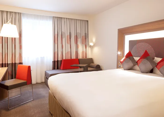 London Hotels With Pool