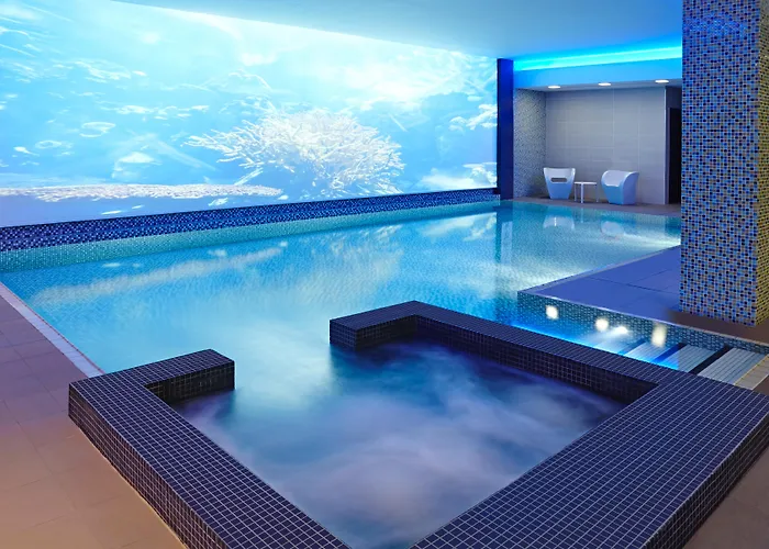 London Hotels With Pool