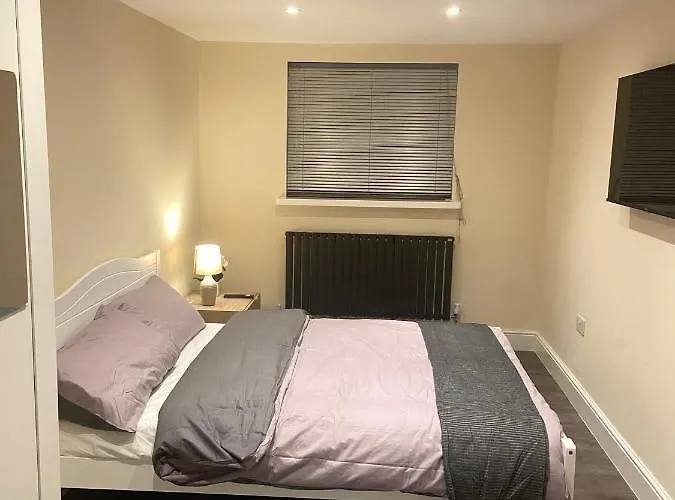 Beautiful Rooms Only Few Steps Away From Bruce Grove Tottenham Stadium Londyn