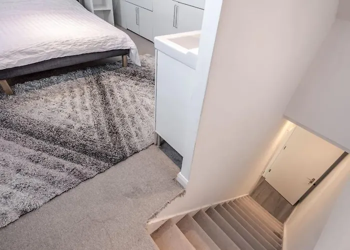 Spacious 5 Bed, 2 Bathrooms House With A Private Garden Londres