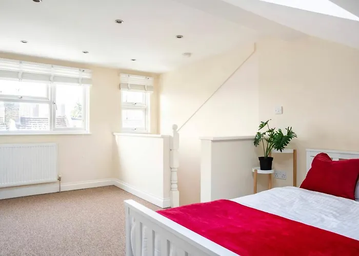 El Privado 2 Bed Terraced House With Loft In Stratford London Villa
