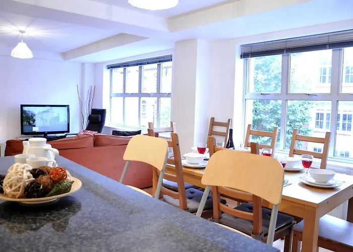 Boutique Beautiful 4-Bedroom Flat In London Bridge/Borough!