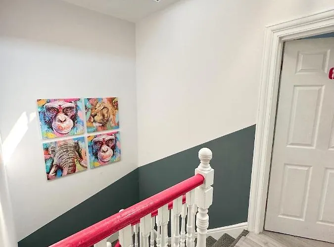 Pink Door Guesthouse 伦敦