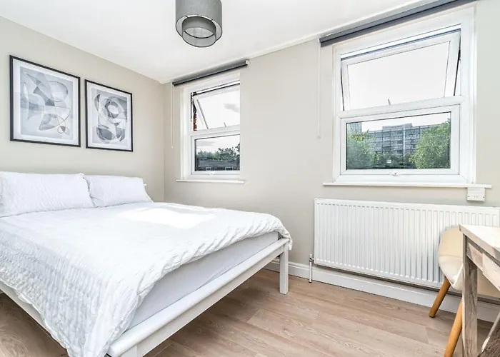 Bright Guest House In Canary Wharf Londyn