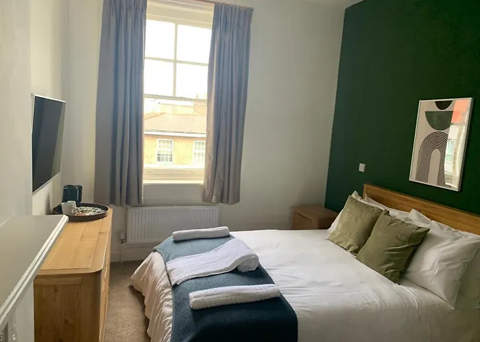 The Fox & Hounds Hotel London