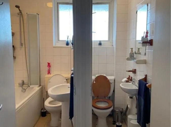 Lovely Large Room In West London