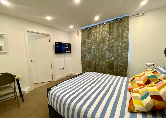 Dursley Luxury Studio 4 Hotel London