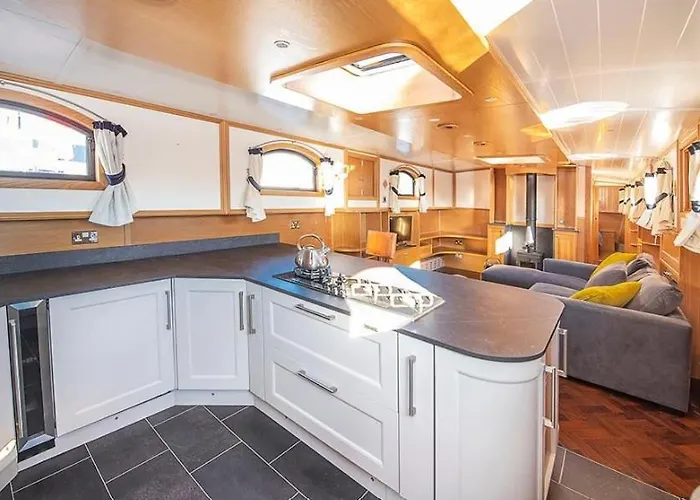 Luxury Boats And Moorings Bloomfield Hotel London