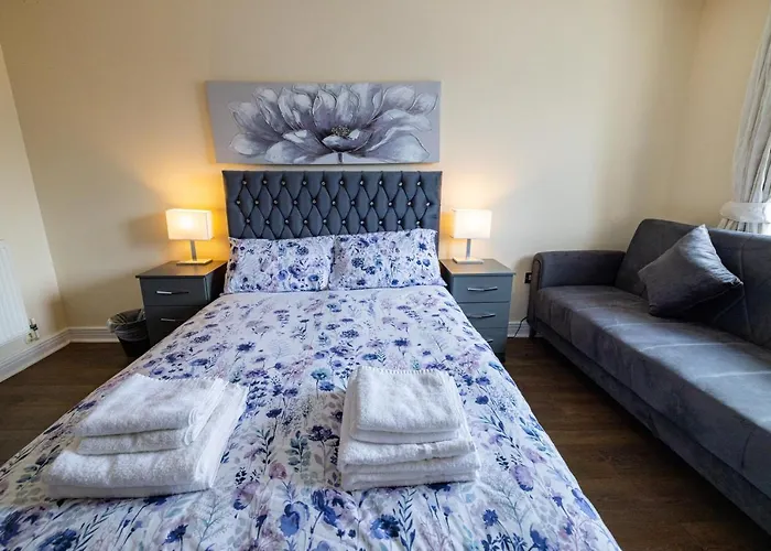 Nice Room Close To City231 London