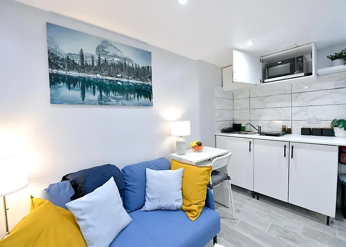 Cozy Studio Retreat In Vibrant Crystal Palace, Λονδίνο