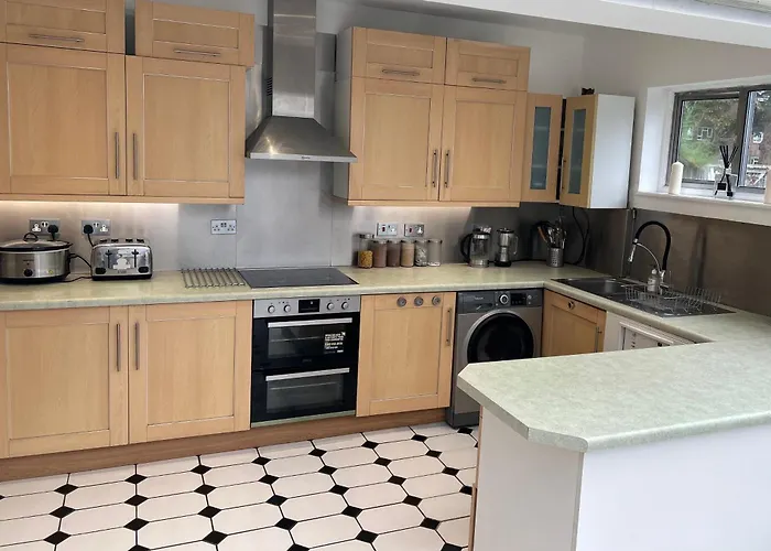 South London Comfy Large Double Bedroom 04