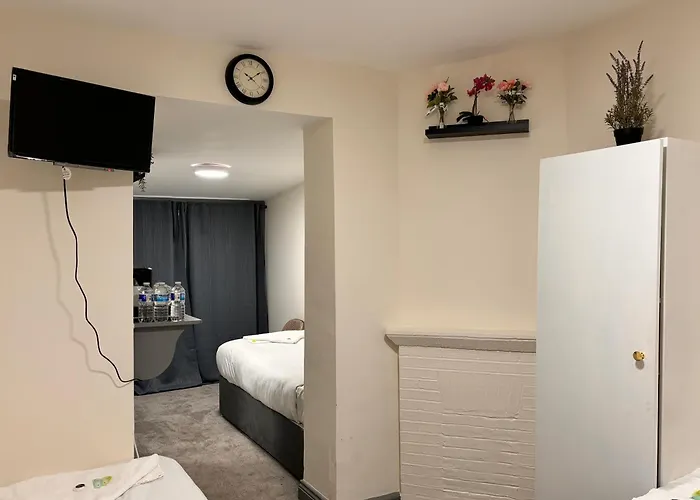 Ivy House Hotel London