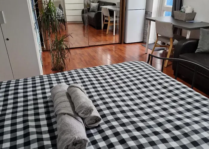 Spacious Room Private Balcony - Central London - Zone 1 - Elephant And Castle