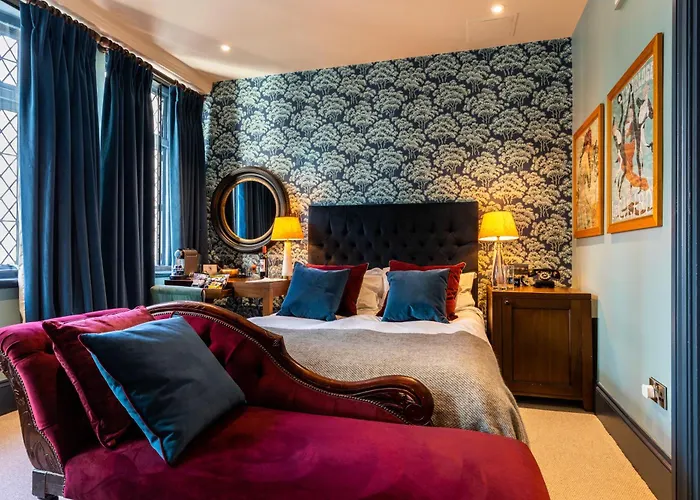 Pet friendly Fox And Anchor Hotel London