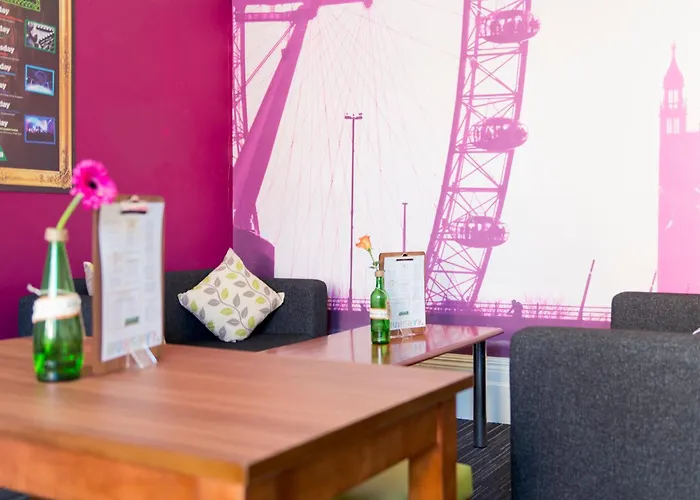 Yha London Earl'S Court Hostel