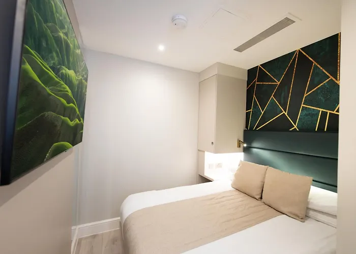 Hostels near Kentish Town West in London