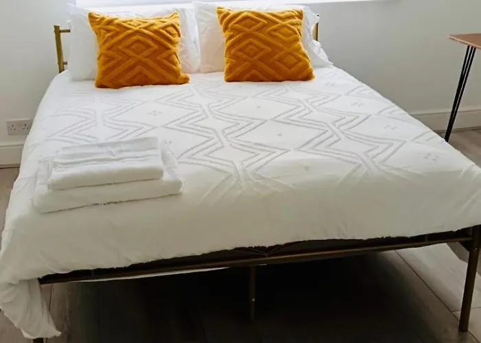 Dalston Luxe Studios, 10 Minutes Away From Liverpool Train Station London