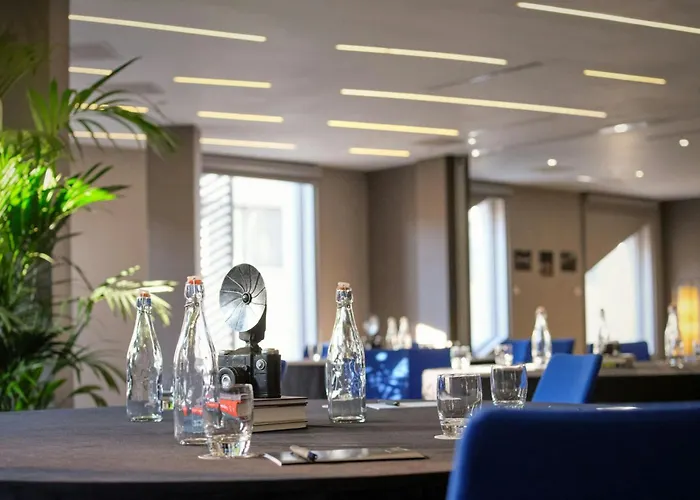 London hotels near Shaftesbury Avenue