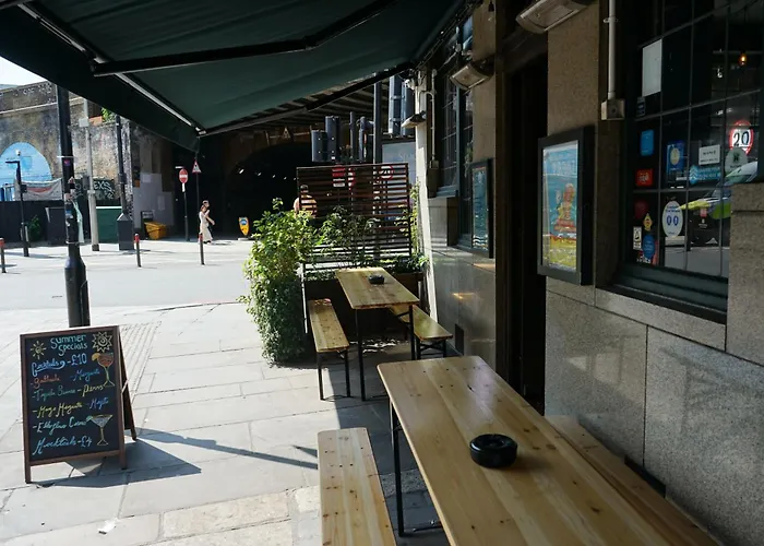 London hotels near Prince of Wales Theatre