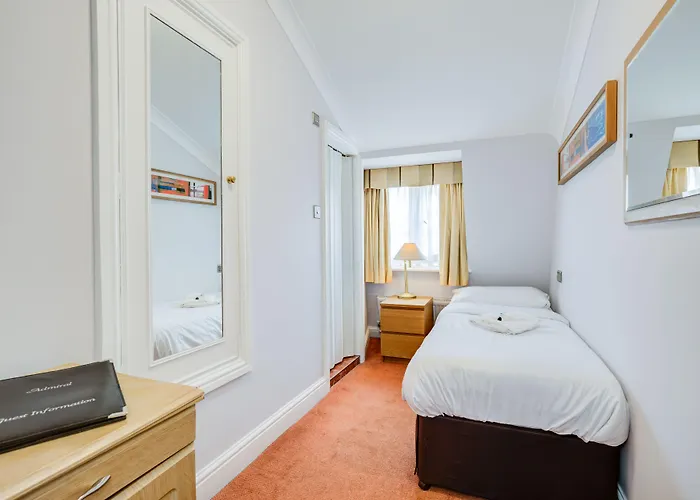 KingswayPark Hotel at Park Avenue London