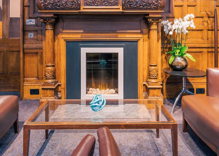 London Pet Friendly Lodging and Hotels near Trafalgar Square