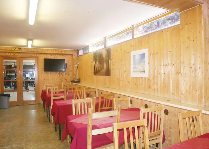 Kensal Green Backpackers London