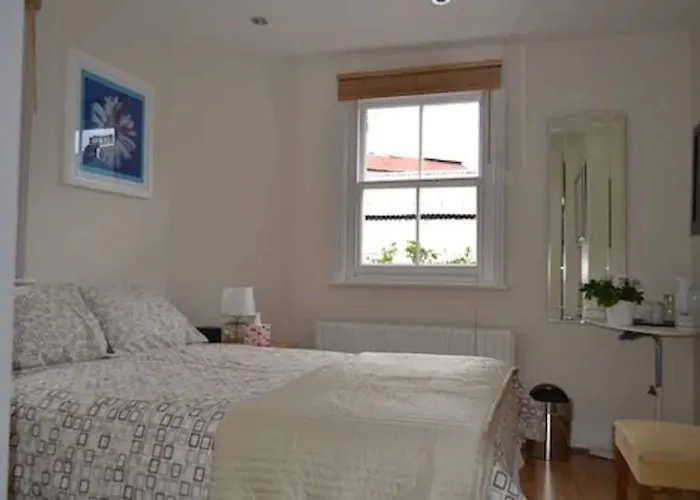 69Thegrove Bed and Breakfast Londen