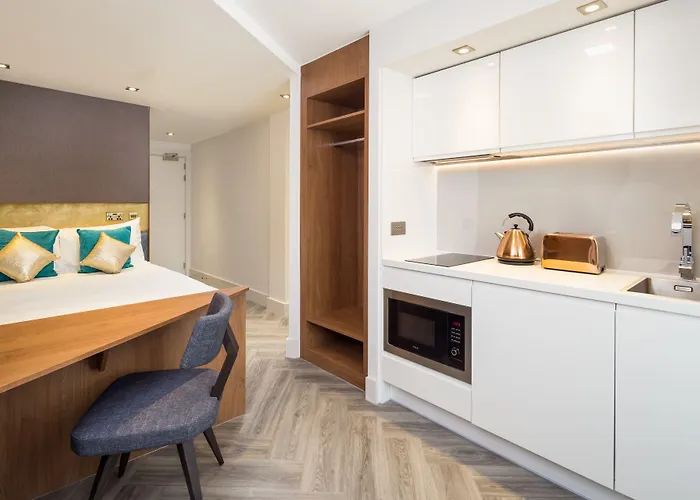 Roomzzz London Stratford
