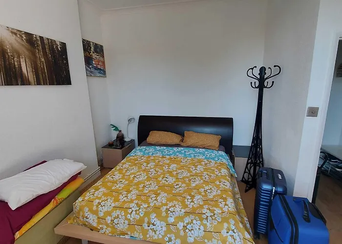 Extra Large One Bedroom Flat With Parking London