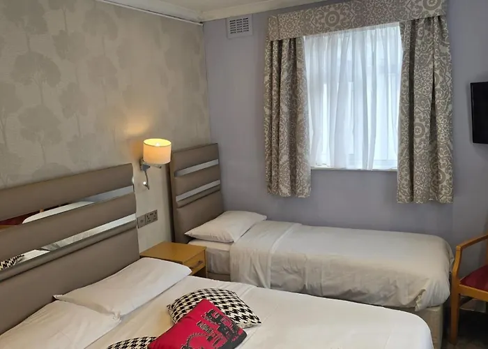 KingswayPark Hotel at Park Avenue London