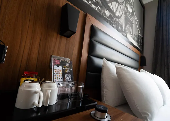 London Court Hotel