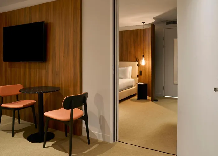 London Hotels near London City Airport (LCY)