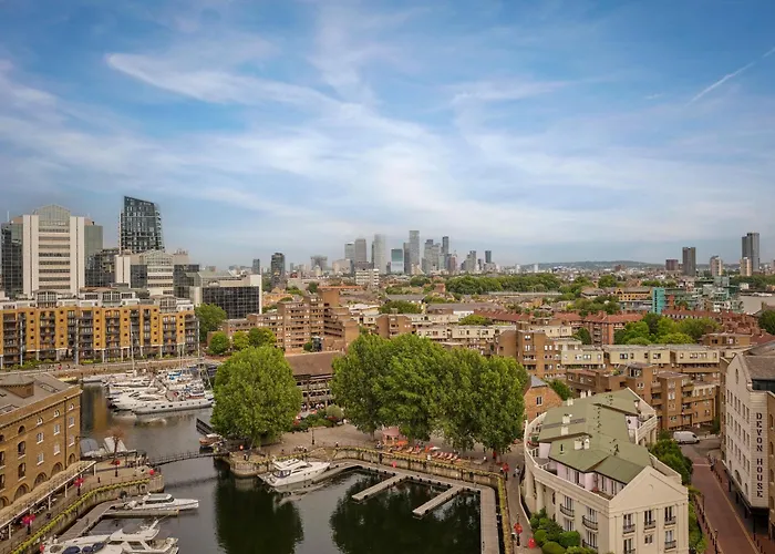 Cabin Rentals in London near Tower of London