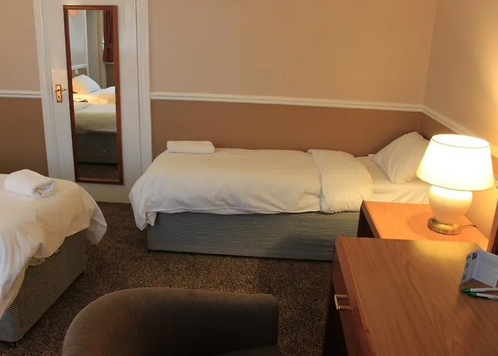 London Hotels near London Luton Airport (LTN)